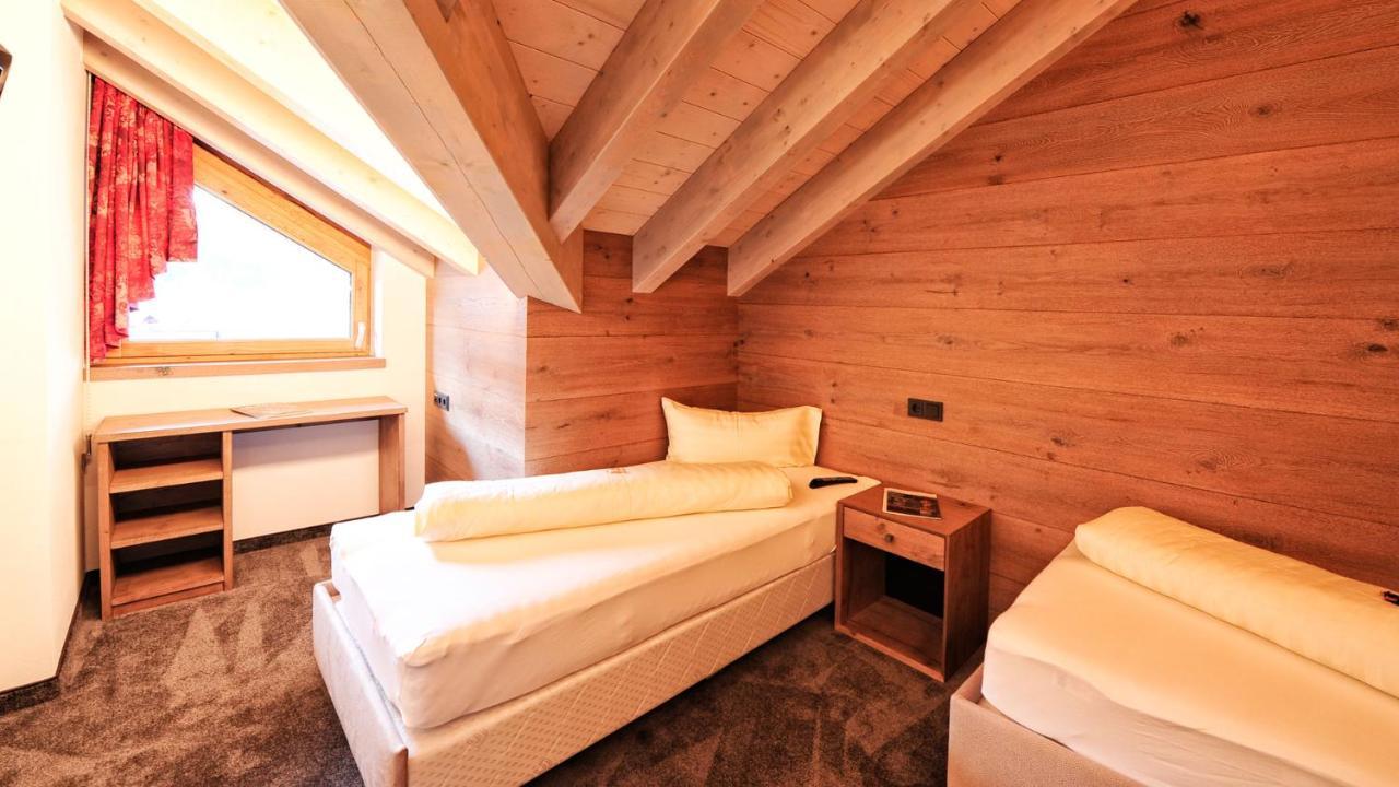 Hotel Garni Stefanie Ischgl Kültér fotó